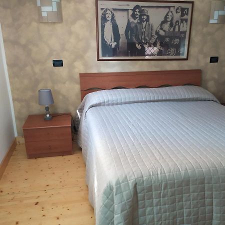 Casa Flora Fondi Centro Storico Apartament Zewnętrze zdjęcie