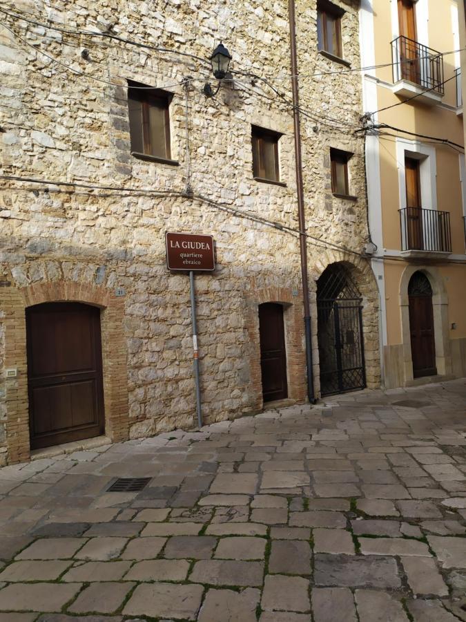 Casa Flora Fondi Centro Storico Apartament Zewnętrze zdjęcie